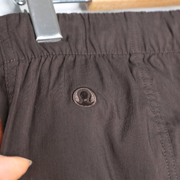 Lululemon Lightweight Adjustable Mid-Rise Cargo Pant Brown Espresso Casual XS - Picture 10 of 11